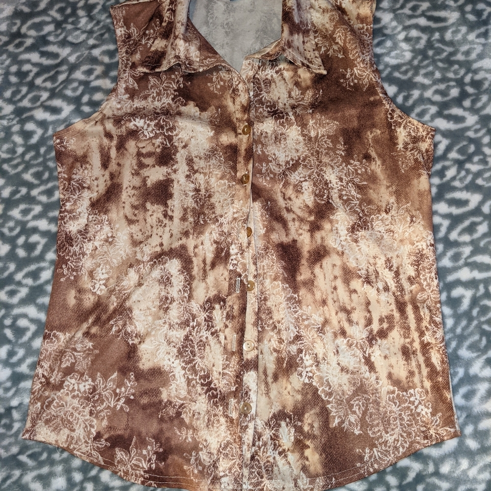 ladies sleeveless blouse